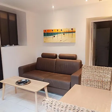 Les Muguets Mit Garten Und Grillplatz By Interhome